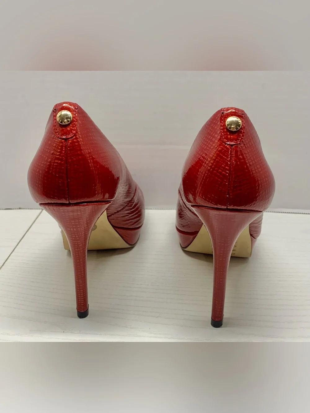 Michael Kors Red Patent Platform Pumps Heels Classic Closed Toe